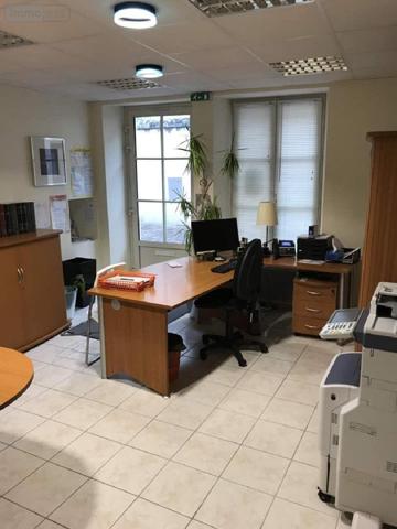 Bureaux à louer à Azay-le-Rideau dans l'Indre-et-Loire (37190), ref : 054/2669