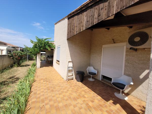 Fleury d'Aude Villa de type IV sur 2 niveaux SH 102 m² plus un garage de 50 m² sur un terrain de 571 m².