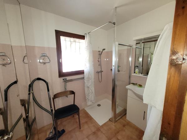 Fleury d'Aude Villa de type IV sur 2 niveaux SH 102 m² plus un garage de 50 m² sur un terrain de 571 m².
