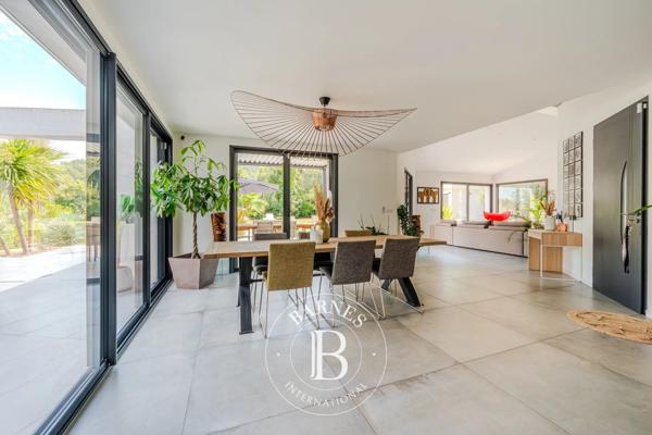 Aix-en-Provence, Villa 3 Chambres -  264 m² à vendre