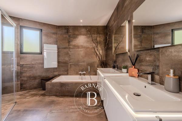 Aix-en-Provence, Villa 3 Chambres -  264 m² à vendre