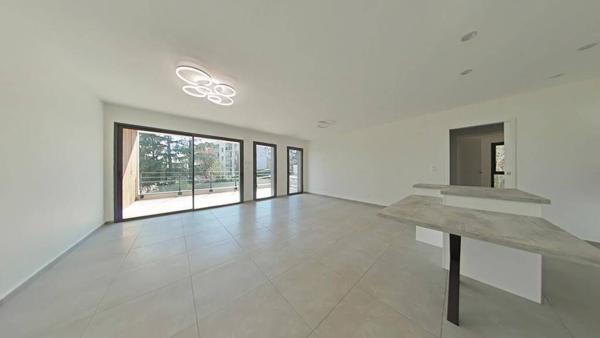 F4 AVEC TERRASSE SECTEUR SAINT GENEST LERPT