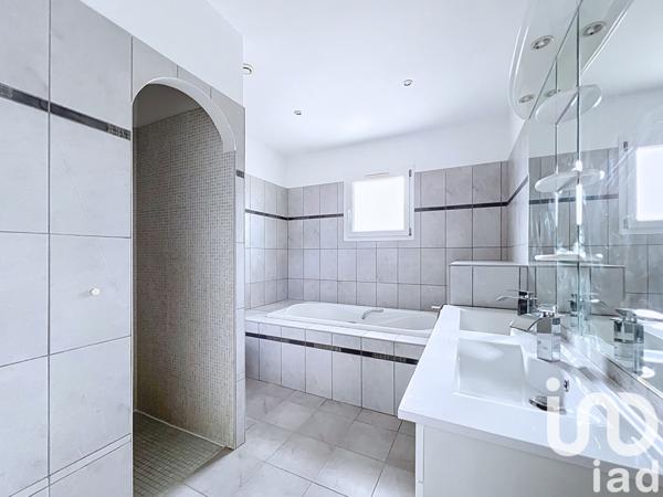 Maison à vendre 4 pièces 143 m² Istres