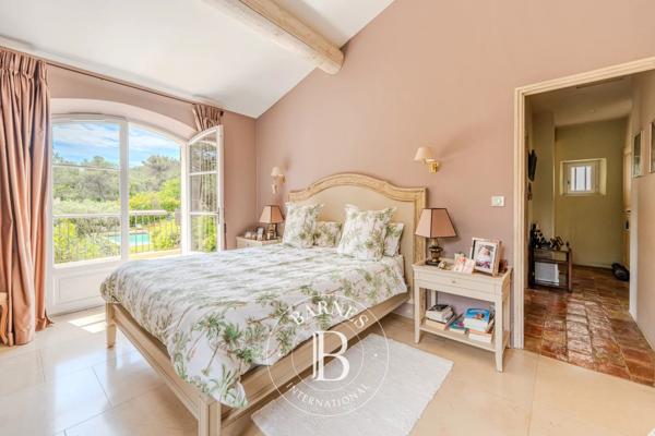 Aix-en-Provence, Maison 6 Chambres -  262 m² à vendre
