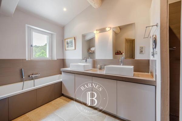 Aix-en-Provence, Maison 6 Chambres -  262 m² à vendre