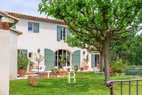 Aix-en-Provence, Maison 6 Chambres -  262 m² à vendre