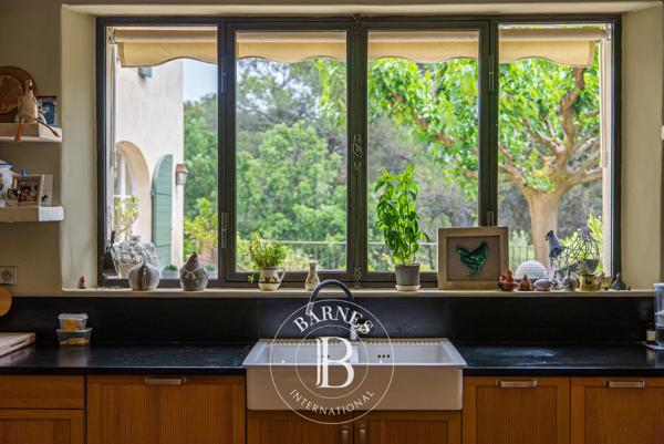 Aix-en-Provence, Maison 6 Chambres -  262 m² à vendre