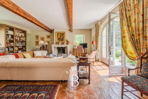 Aix-en-Provence, Maison 6 Chambres -  262 m² à vendre