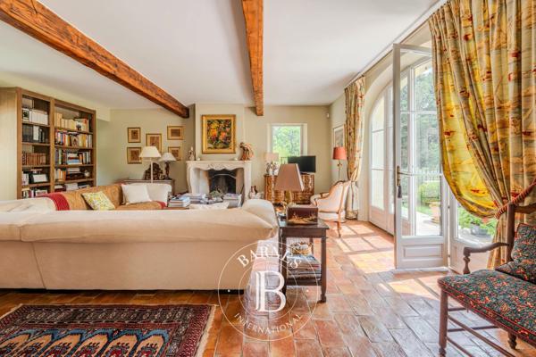 Aix-en-Provence, Maison 6 Chambres -  262 m² à vendre