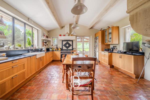 Aix-en-Provence, Maison 6 Chambres -  262 m² à vendre