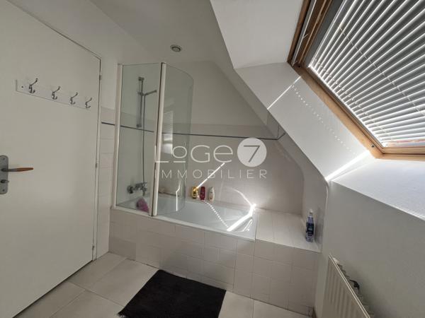 Maison 11 pièce(s) 5 chambre(s) 185 m²