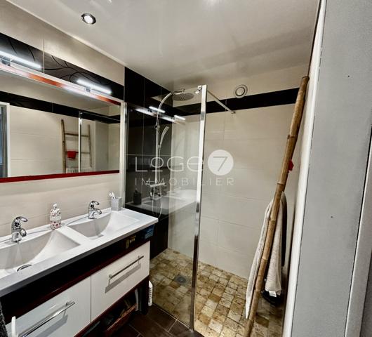 Maison 11 pièce(s) 5 chambre(s) 185 m²