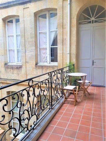 Appartement
                                                                                                                                                                                                                                                                                                                        2 pièce(s)                                                                                                                                                                                                          1 chambre(s)                                                                                                                                                                                                          53  m²