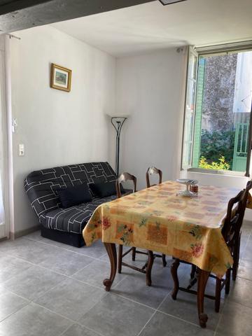 Maison Tarascon 2 pièce(s) 40 m2 proche école IFOA TOUT CONFORT