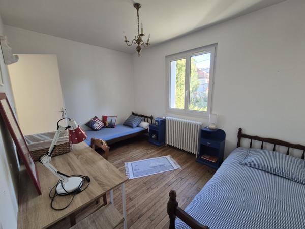 Maison 7 pièce(s) 6 chambre(s) 210 m²