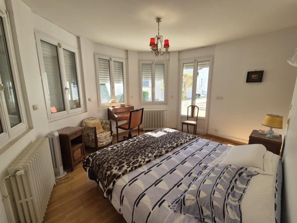 Maison 7 pièce(s) 6 chambre(s) 210 m²