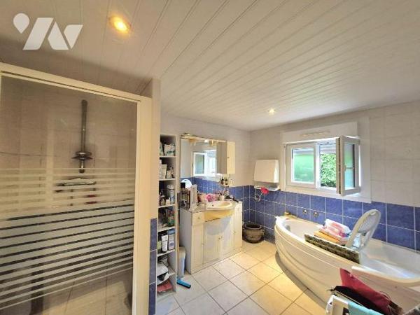 Charmant Plain Pied à seulement 2 minutes de la grand place de BAILLEUL 

Idéalement situé, i...