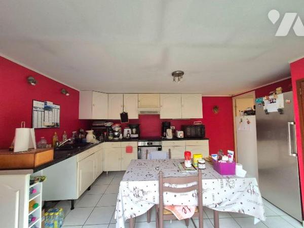 Charmant Plain Pied à seulement 2 minutes de la grand place de BAILLEUL 

Idéalement situé, i...