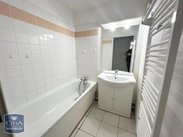 Appartement à louer 2 pièces 55.6m²