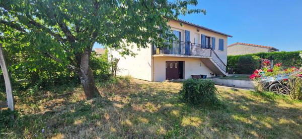 VIVONNE - 3 CHAMBRES - JARDIN - GARAGE - CAVE