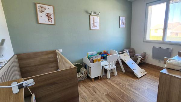 VIVONNE - 3 CHAMBRES - JARDIN - GARAGE - CAVE