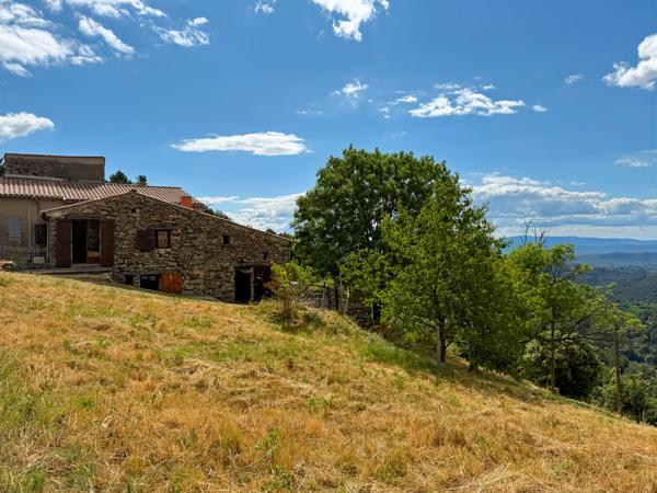 Joannas (07110) Ancienne Bergerie Terrain attenant et Vue à tomber par Terre…