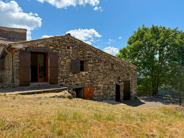 Joannas (07110) Ancienne Bergerie Terrain attenant et Vue à tomber par Terre…