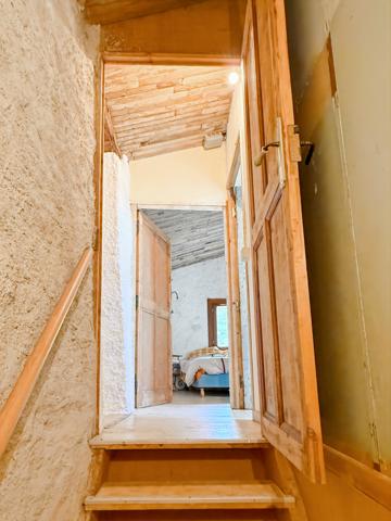 Joannas (07110) Ancienne Bergerie Terrain attenant et Vue à tomber par Terre…