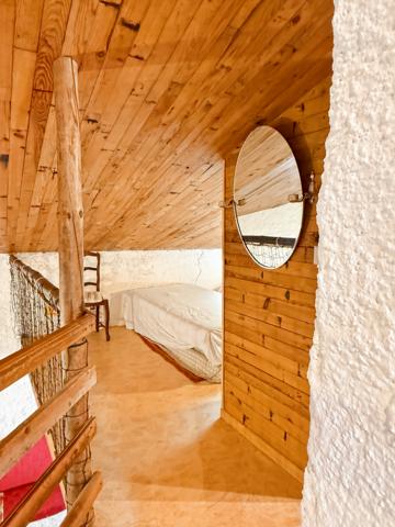 Joannas (07110) Ancienne Bergerie Terrain attenant et Vue à tomber par Terre…