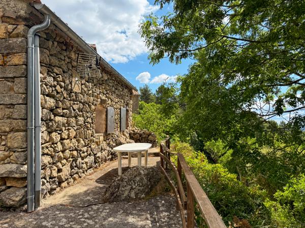 Joannas (07110) Ancienne Bergerie Terrain attenant et Vue à tomber par Terre…