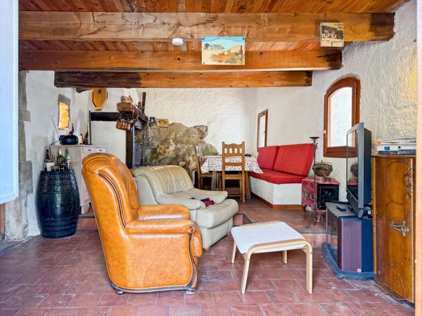 Joannas (07110) Ancienne Bergerie Terrain attenant et Vue à tomber par Terre…