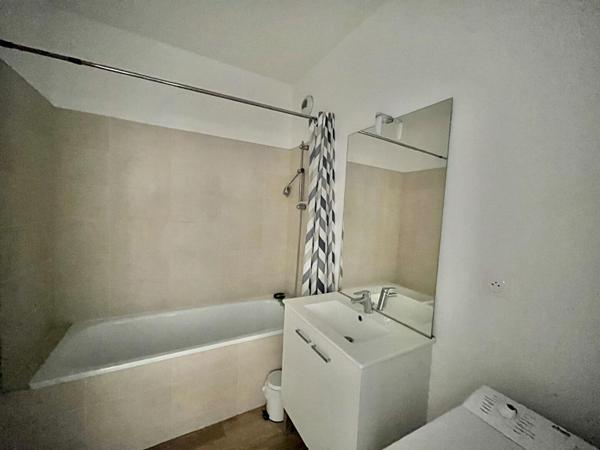 A LOUER : T5 à LILLE • LILLE SUD • 1 890 € CC • Réf. 68042929642