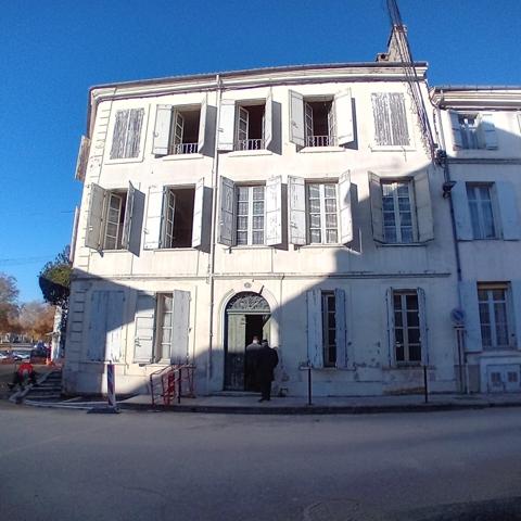 BELLE MAISON DE VILLE A RESTAURER EN HYPERCENTRE