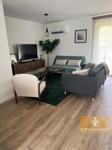 Vente                                                      Appartement
                        
                     3 pièces                      63 m2                     à Sète