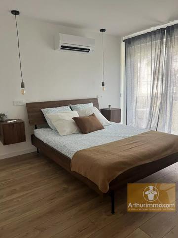 Vente                                                      Appartement
                        
                     3 pièces                      63 m2                     à Sète