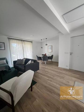 Vente                                                      Appartement
                        
                     3 pièces                      63 m2                     à Sète