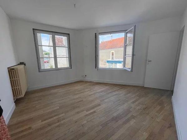 Maison de Village LOCHÉ-sur-INDROIS 37460 à 15 KM de LOCHES - Coup de Cœur Garanti !