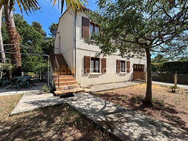 Vente
                Maison117 m² - 6 Pièces -
                    LA TREMBLADE (17390)