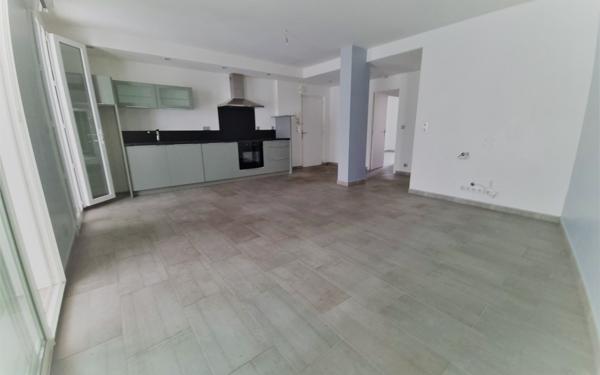 Appartement à vendre    3 pièces • 60,01 m2 Marseille 10