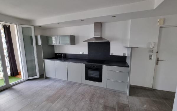 Appartement à vendre    3 pièces • 60,01 m2 Marseille 10