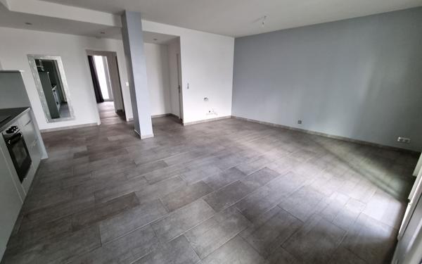 Appartement à vendre    3 pièces • 60,01 m2 Marseille 10