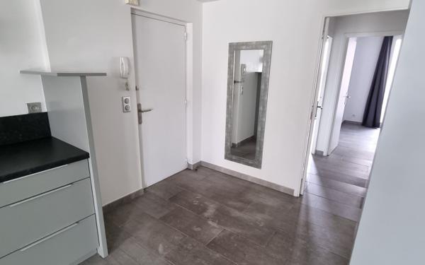 Appartement à vendre    3 pièces • 60,01 m2 Marseille 10