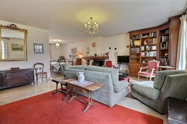 Maison individuelle 7 pièces, jardin, sous-sol Maisons-Laffitte Centre !