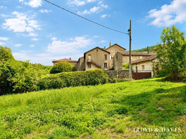 Ancien couvent en Ardèche – 1 400 m² pour projet touristique, hôtelier ou événementiel