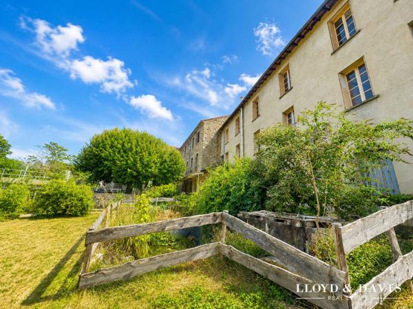 Ancien couvent en Ardèche – 1 400 m² pour projet touristique, hôtelier ou événementiel