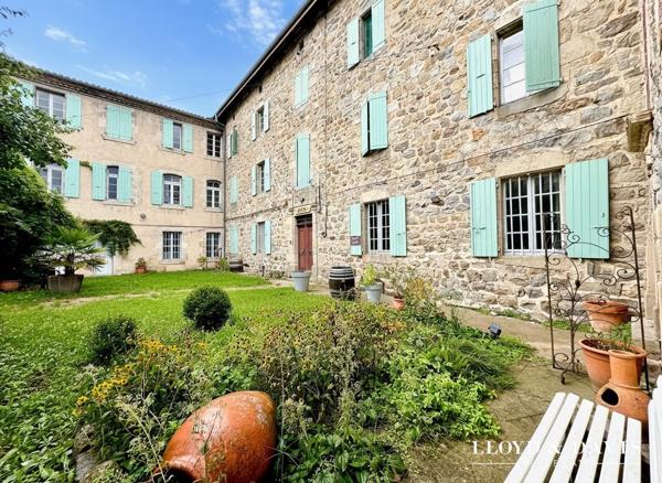 Ancien couvent en Ardèche – 1 400 m² pour projet touristique, hôtelier ou événementiel