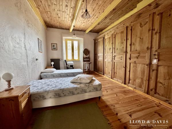 Ancien couvent en Ardèche – 1 400 m² pour projet touristique, hôtelier ou événementiel