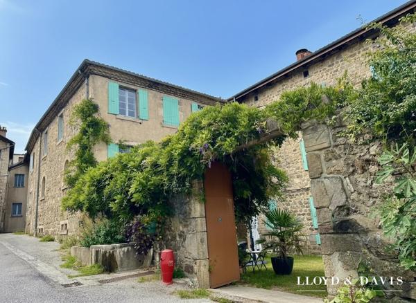 Ancien couvent en Ardèche – 1 400 m² pour projet touristique, hôtelier ou événementiel