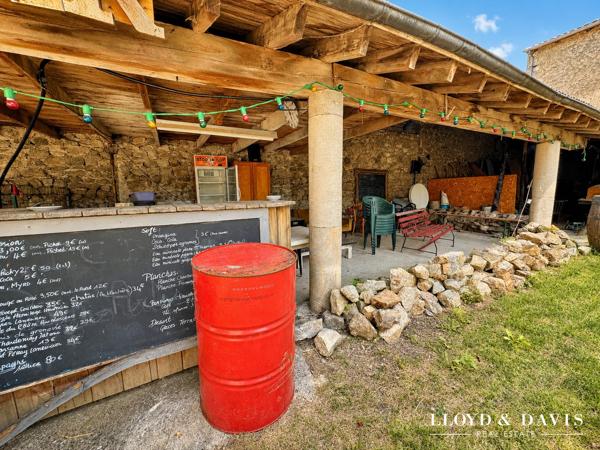 Ancien couvent en Ardèche – 1 400 m² pour projet touristique, hôtelier ou événementiel