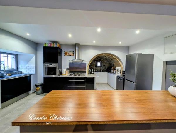 Charmante maison en pierre rénovée